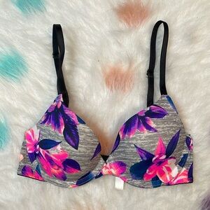 Victoria’s Secret Tropical‎ Wear Everywhere Lightly Lined Underwire T-Shirt Bra